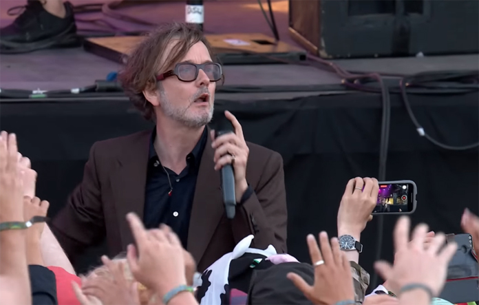 Glastonbury 2022: Watch Songs from Jarvis Cocker, Supergrass, Primal Scream, and Other ’90s Icons