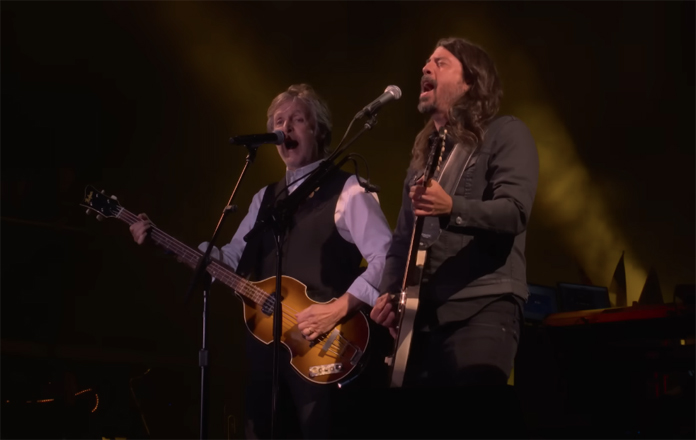 Glastonbury 2022: Watch Paul McCartney and Dave Grohl Perform “Band on the Run”