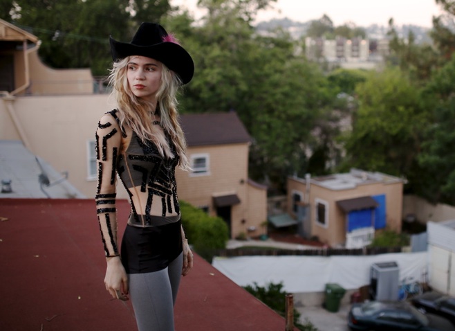 Grimes Clarifies “Go” Did Not Cause Her To Scrap New Album