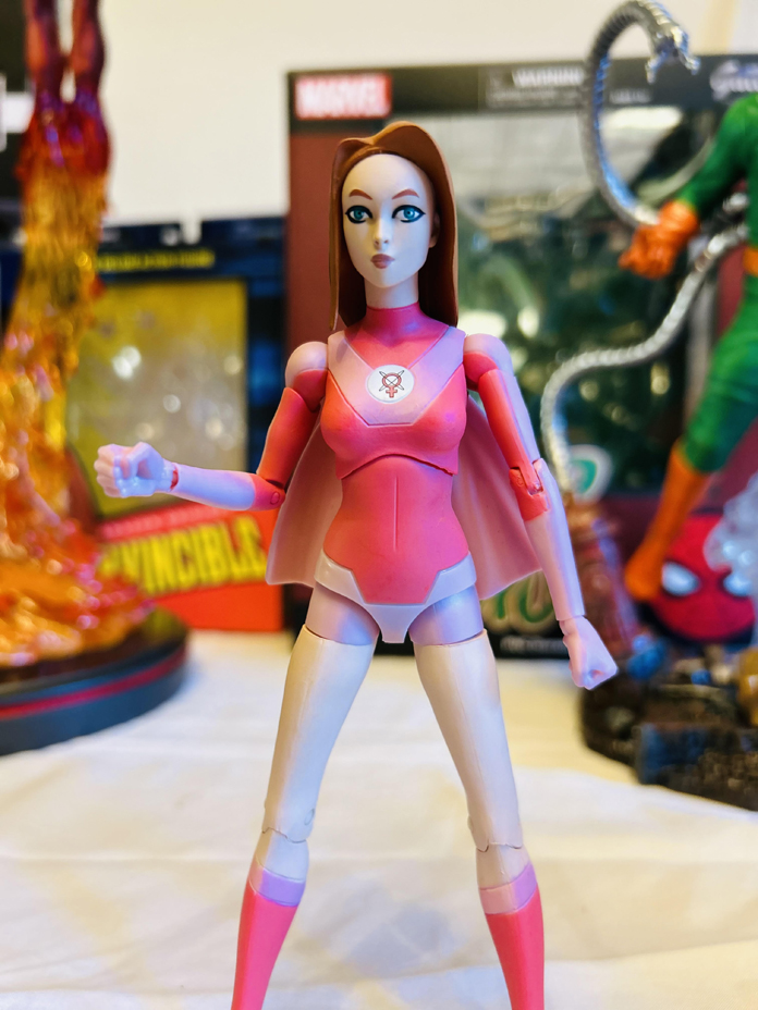 Skybound Collectibles | Invincible - Atom Eve - Action Figure