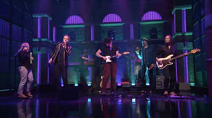 Watch Belle and Sebastian Perform “Sukie in the Graveyard” and “Allie” on Seth Meyers