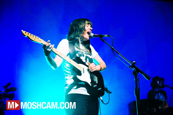 Premiere: Courtney Barnett – “An Illustration of Loneliness (Sleepless in NY)” Moshcam Video
