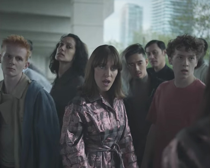 Watch Feist Have a Dance Battle in the Video for “Century” Also featuring Jarvis Cocker
