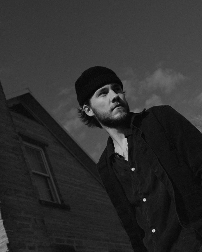 Premiere: Hunter Metts Shares New Single “Monochrome”