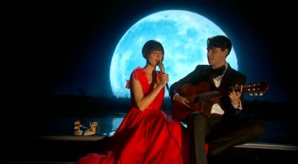 Watch: Karen O and Vampire Weekend’s Ezra Koenig Perform “The Moon Song” at the Oscars