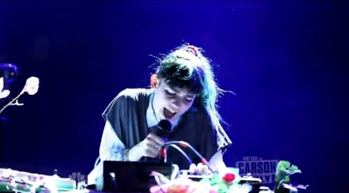 Watch: Grimes Perform On “Last Call With Carson Daly”