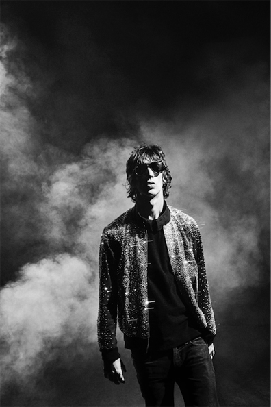 Richard Ashcroft (Formerly of The Verve) Shares New Song “Born to Be Strangers”