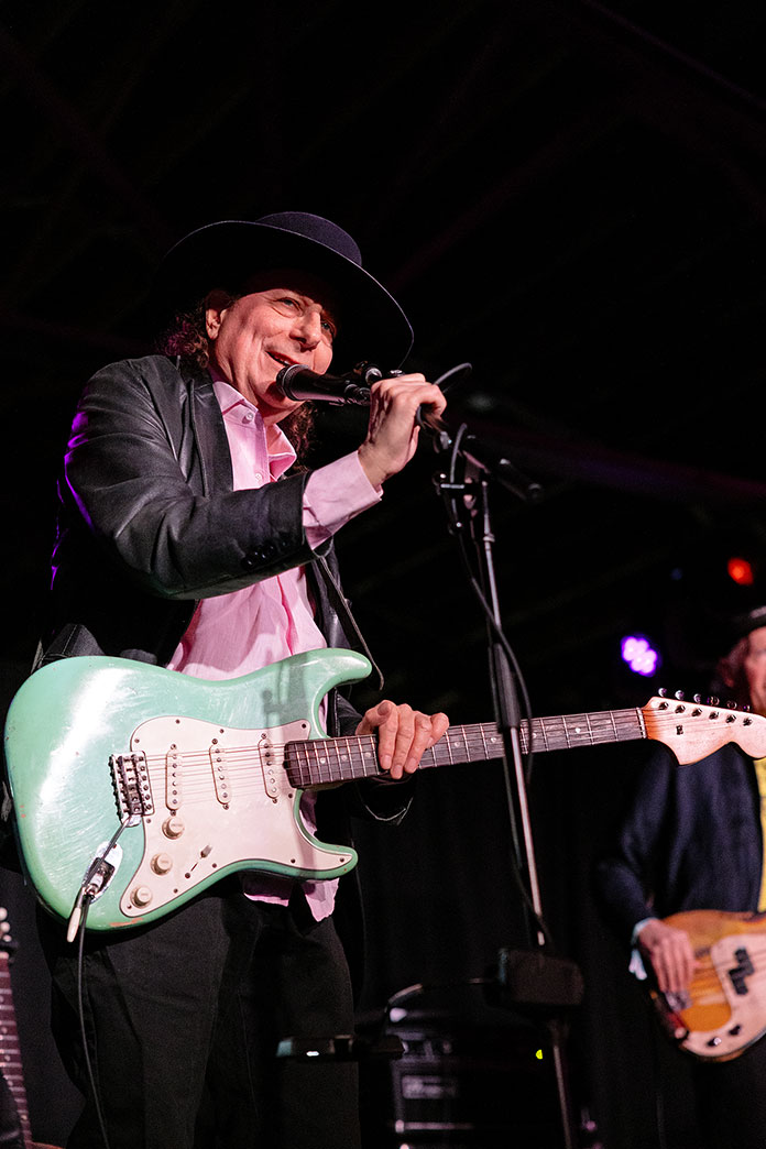 Gary Lucas